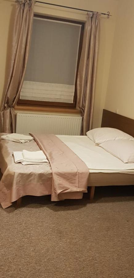 Hotel Radzewice Eksteriør billede