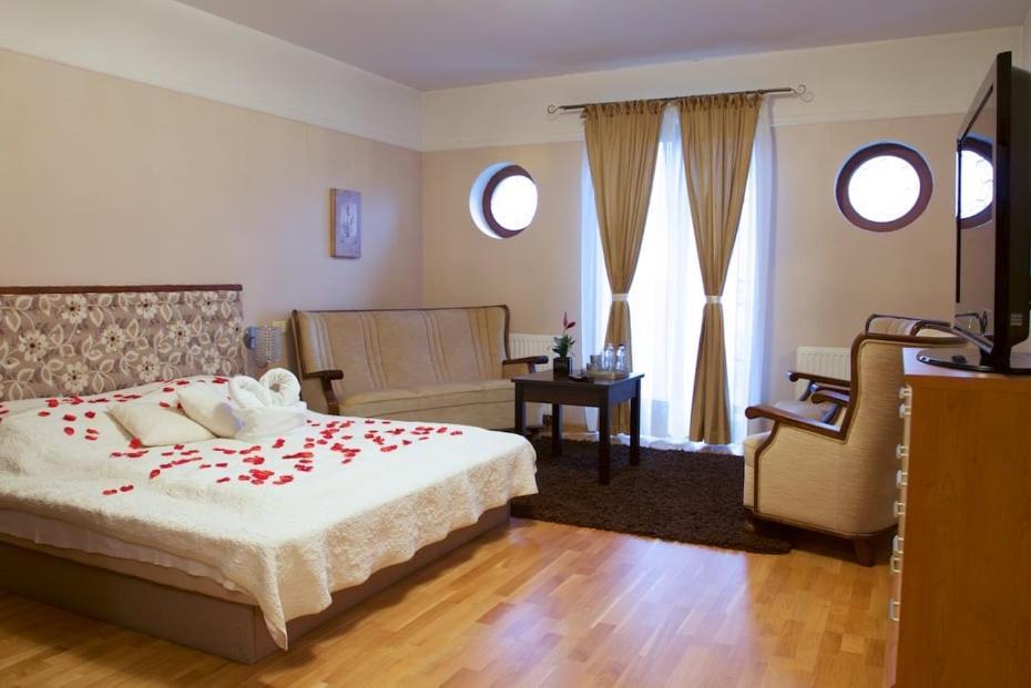 Hotel Radzewice Eksteriør billede